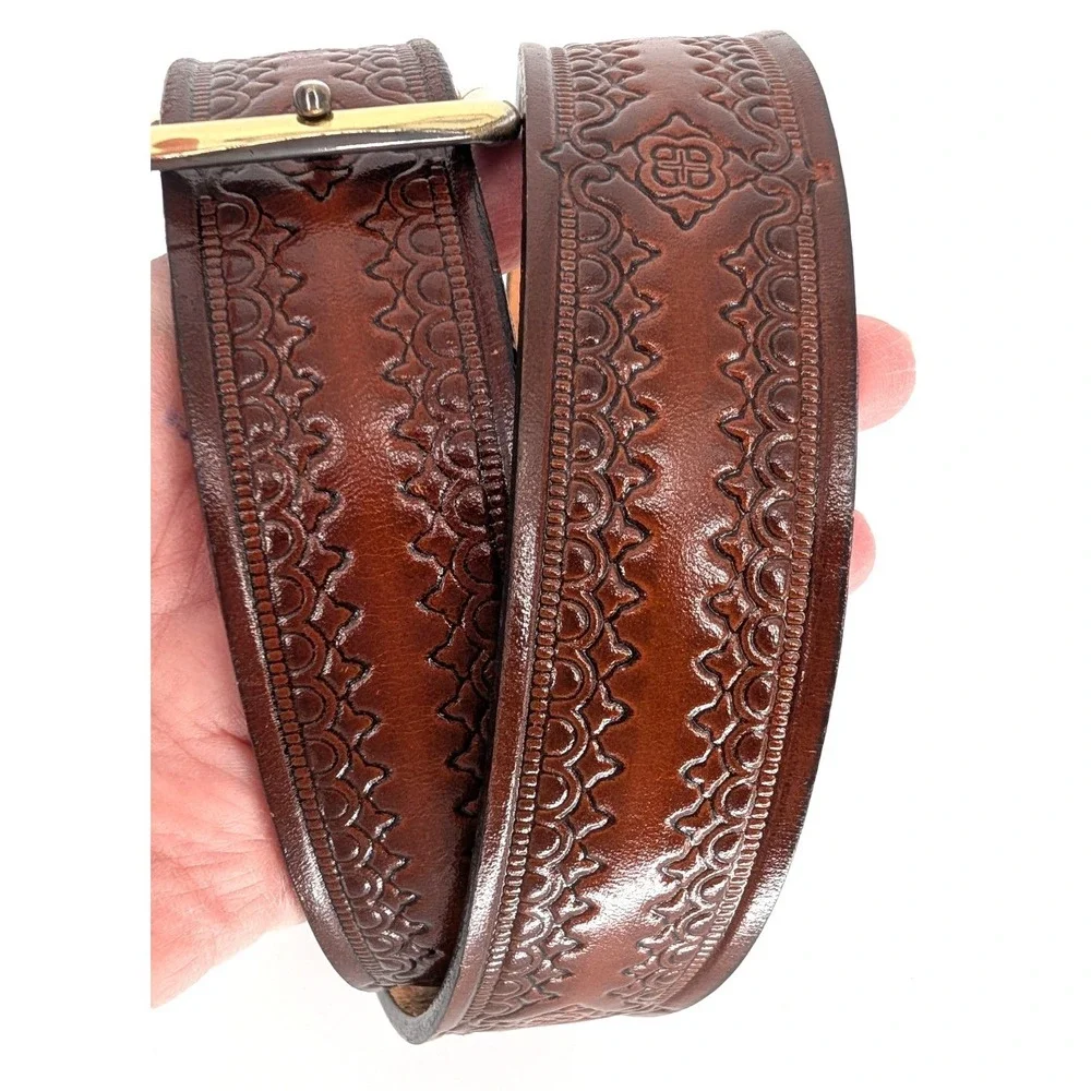 Vintage Mens Brown Etched Tooled Leather‎ Western Belt Brass Buckle USA 38